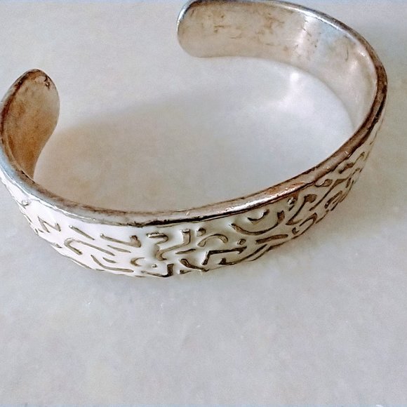 Set of 6 jewelry pieces from The Bold Type Series Bold statement necklace bown - Picture 8 of 8